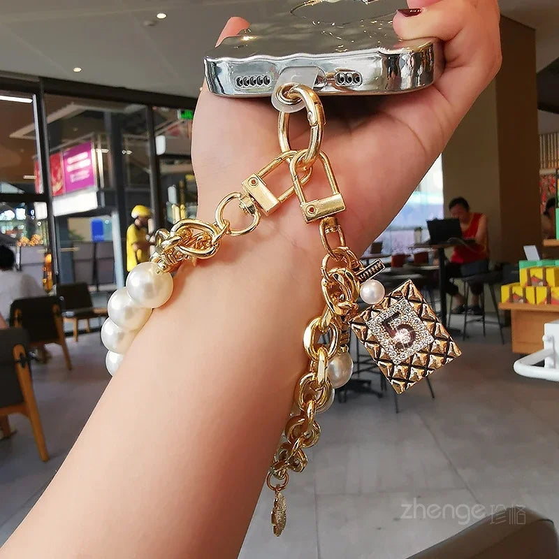 Short Wrist Strap No. 5 Hanging Tag Pearl Double Chain Mobile Phone Lanyard Women'S Handmade Pearl Chain Clip Universal Strap